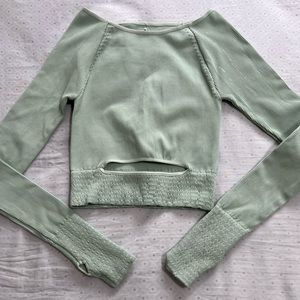 NEW FREE PEOPLE MOVEMENT CUT IT OUT LONG SLEEVE WORKOUT TOP SIZE M/L